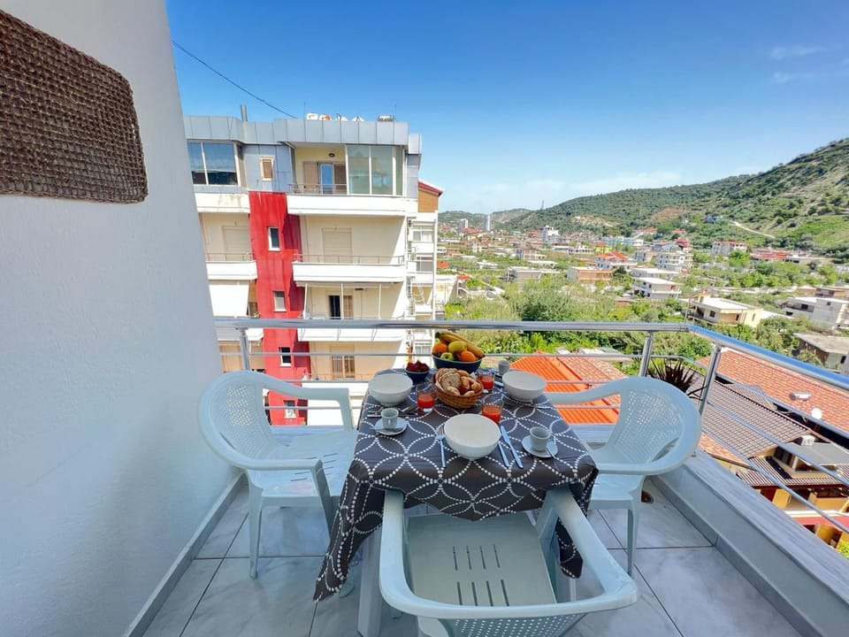 Balcony/Terrace, City view, City view, Breakfast