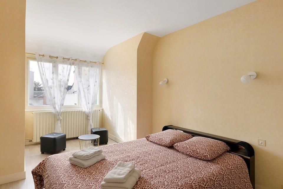 Living room, Bedroom