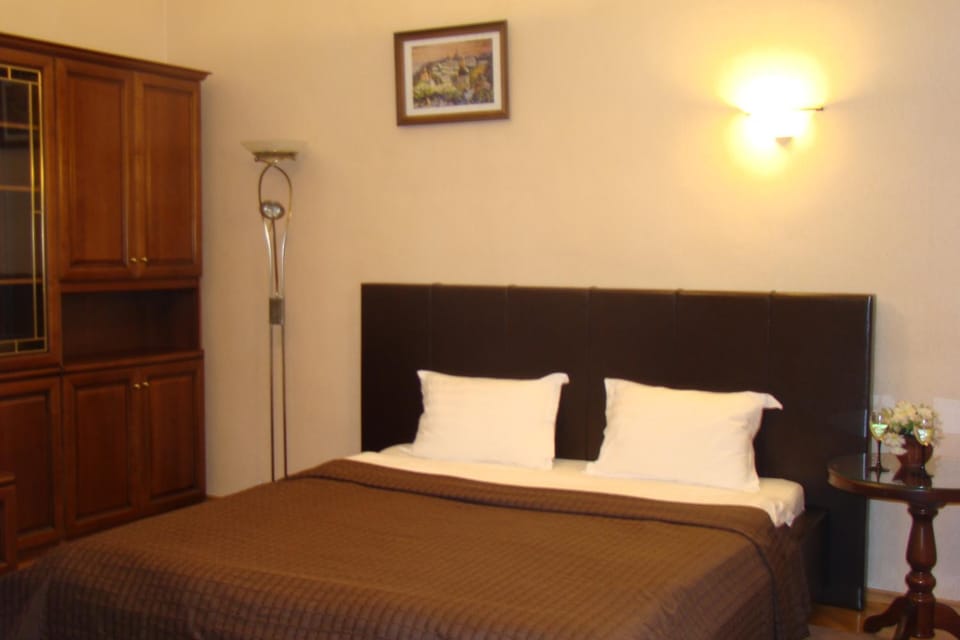 Alex Apartments on Puskinskaya-Chikalenko new name Apartment in Kiev City - Kyiv