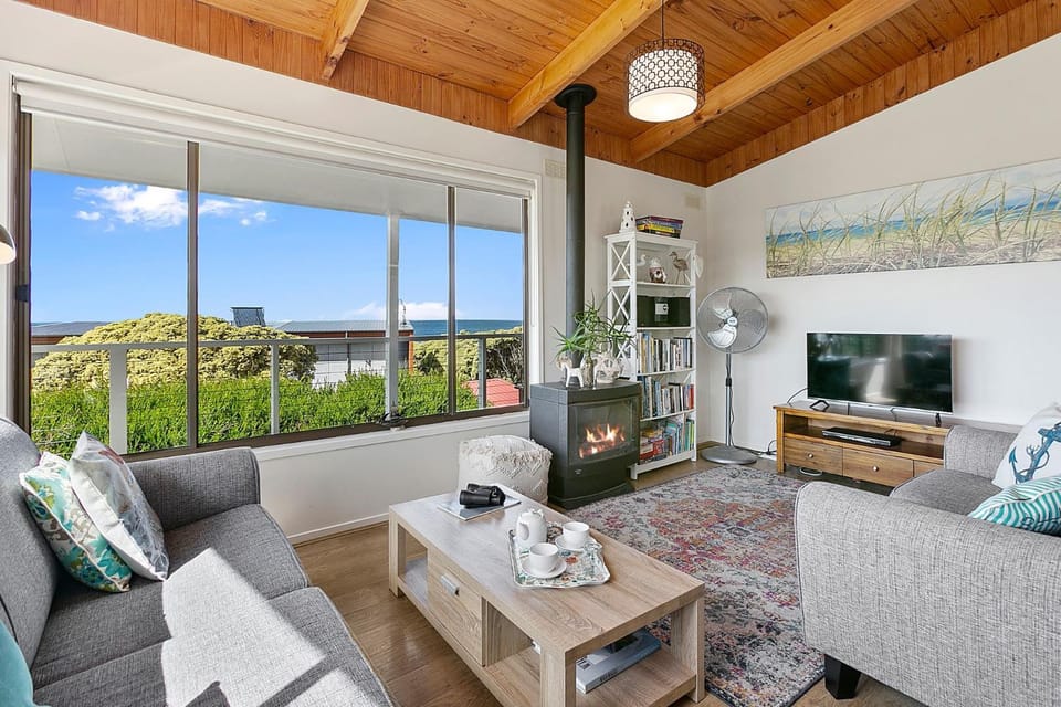 Surf Reef - BYO Linen House in Apollo Bay