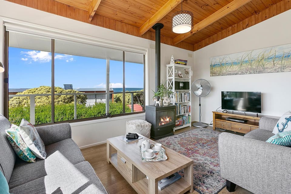 Surf Reef - BYO Linen House in Apollo Bay