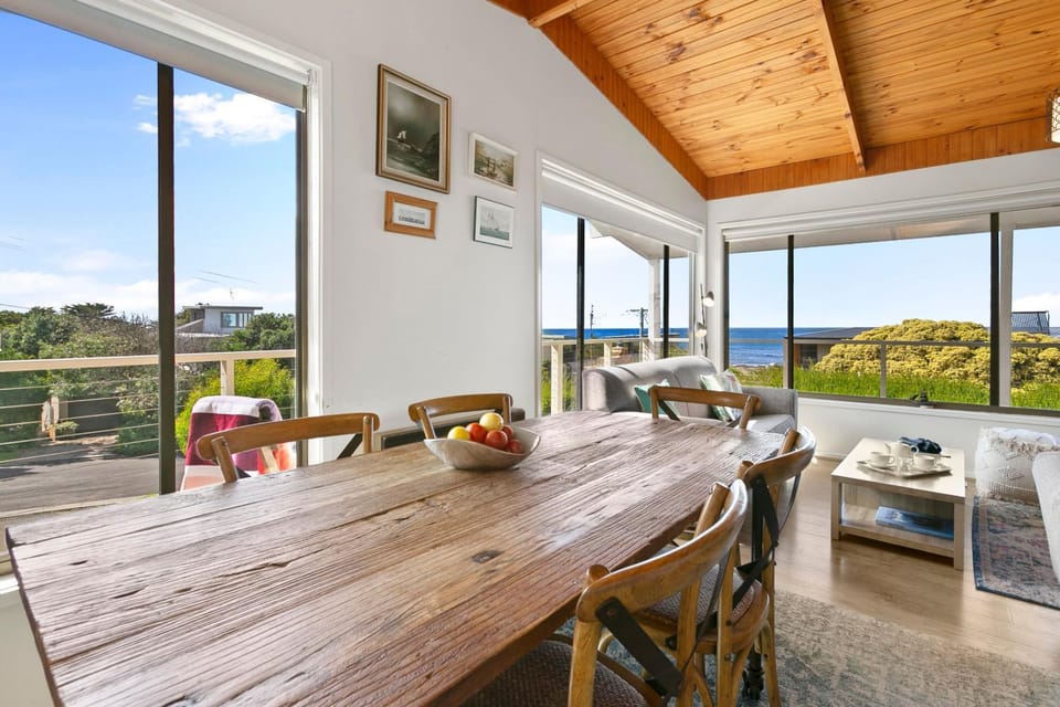 Surf Reef - BYO Linen House in Apollo Bay