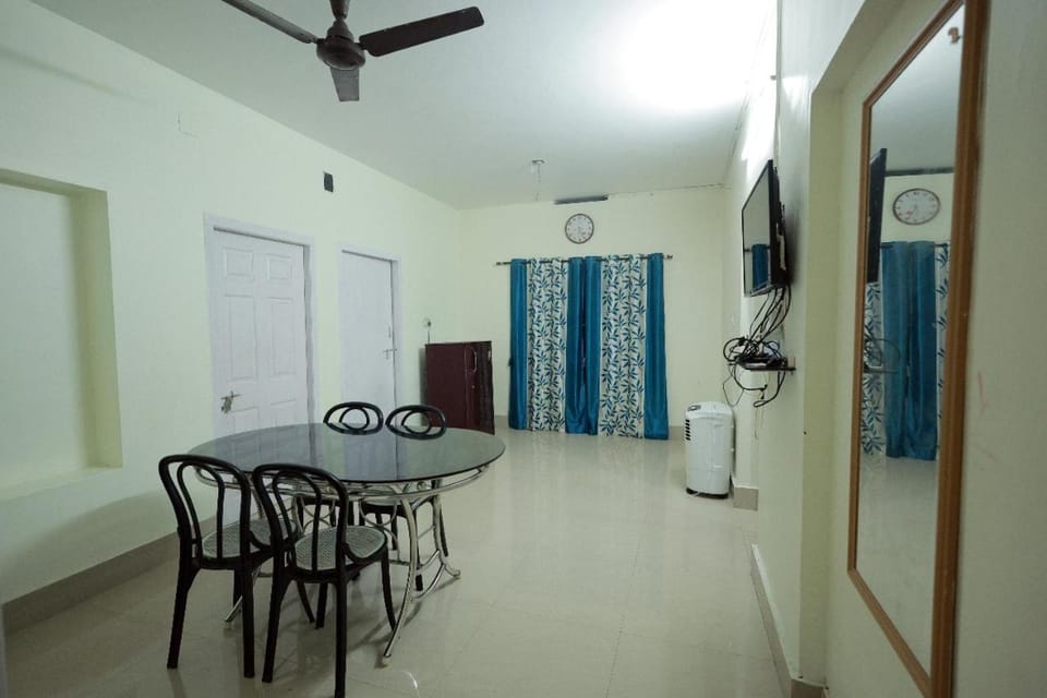 Toms Villa along National highway Thrissur at Nadathara Villa in Kerala