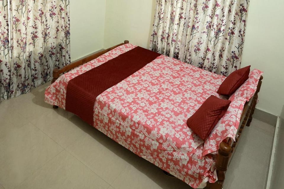 Toms Villa along National highway Thrissur at Nadathara Villa in Kerala