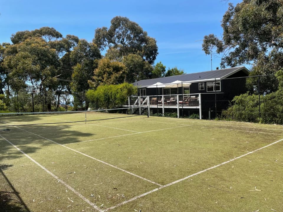 Tennis court
