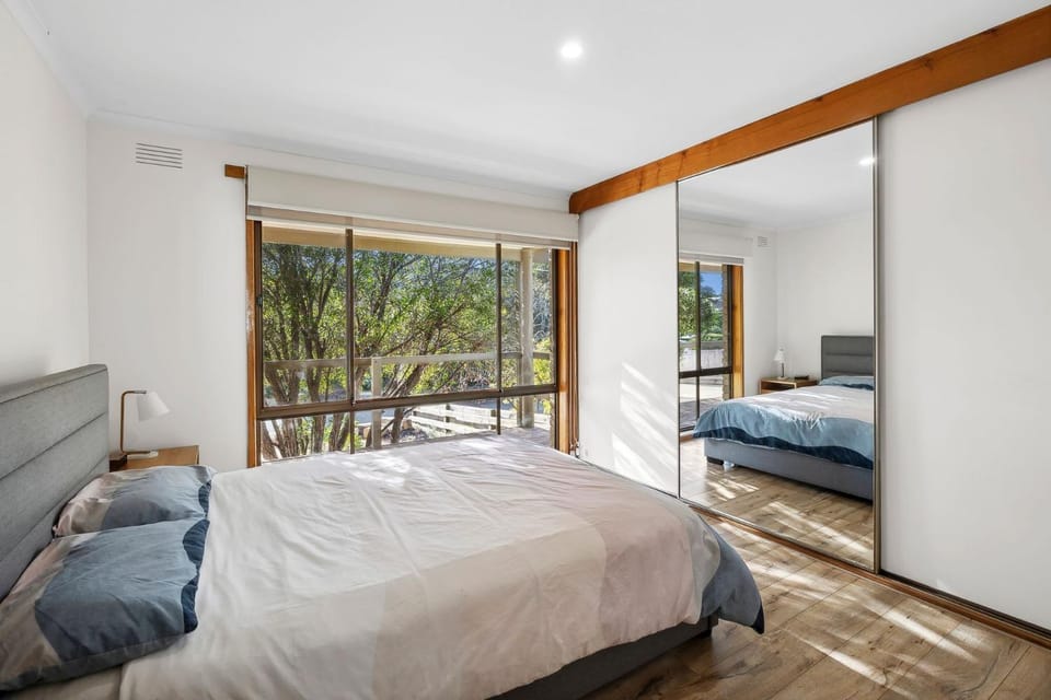 The Beach Hut - BYO Linen House in Anglesea