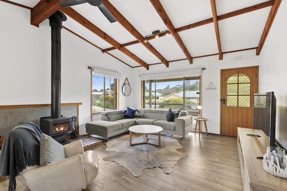 The Beach Hut - BYO Linen House in Anglesea