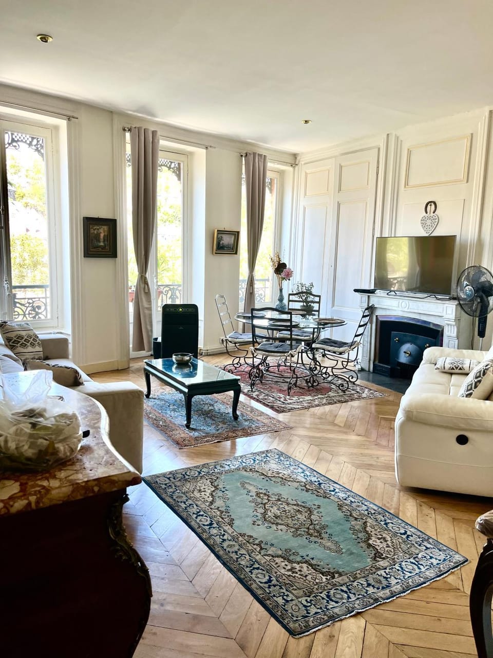 View (from property/room), Living room, Seating area, Meals