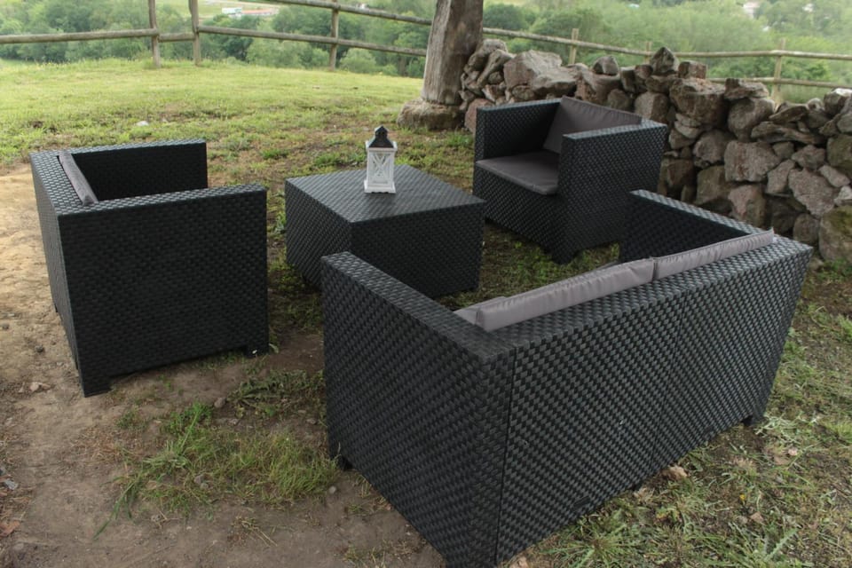 Property building, Off site, Day, BBQ facilities, BBQ facilities, Garden, Garden view