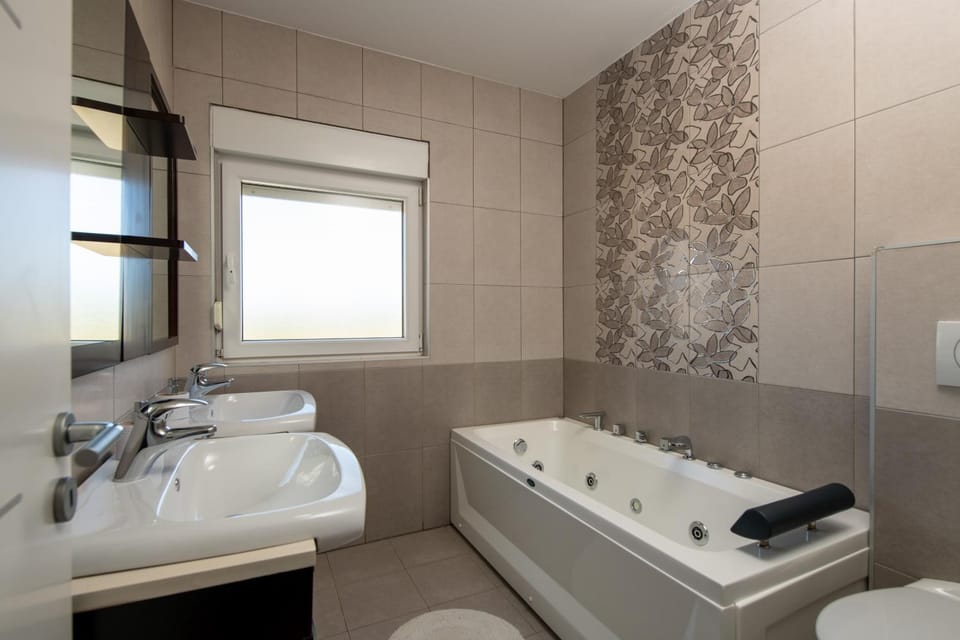 Toilet, Bathroom, Bath