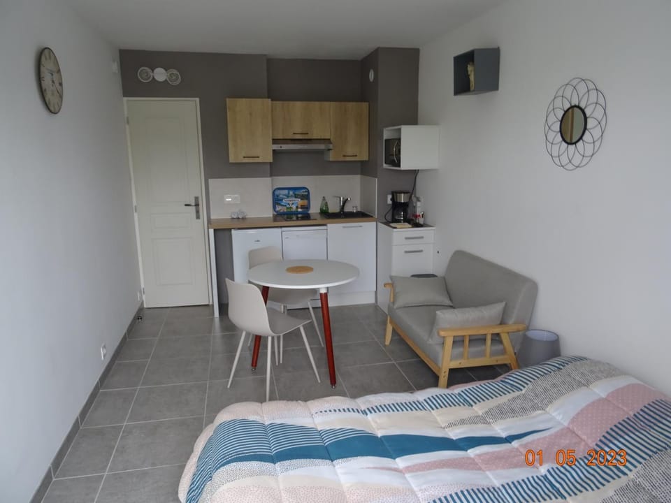 Studio climatisé à 10 min de la plage Apartment in Normandy