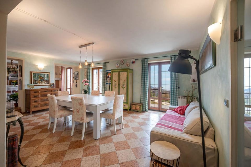 Villa Scala-Panoramic Holiday House Villa in Lake Garda