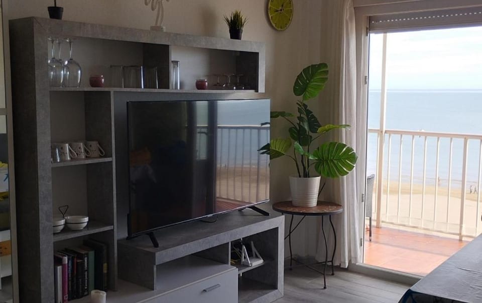 Primera línea en Cullera con piscina. Inmejorables vistas Apartment in Cullera