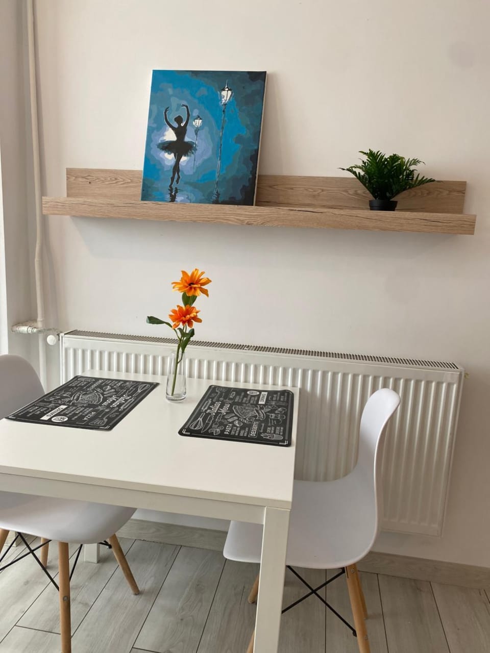 Decorative detail, Dining area