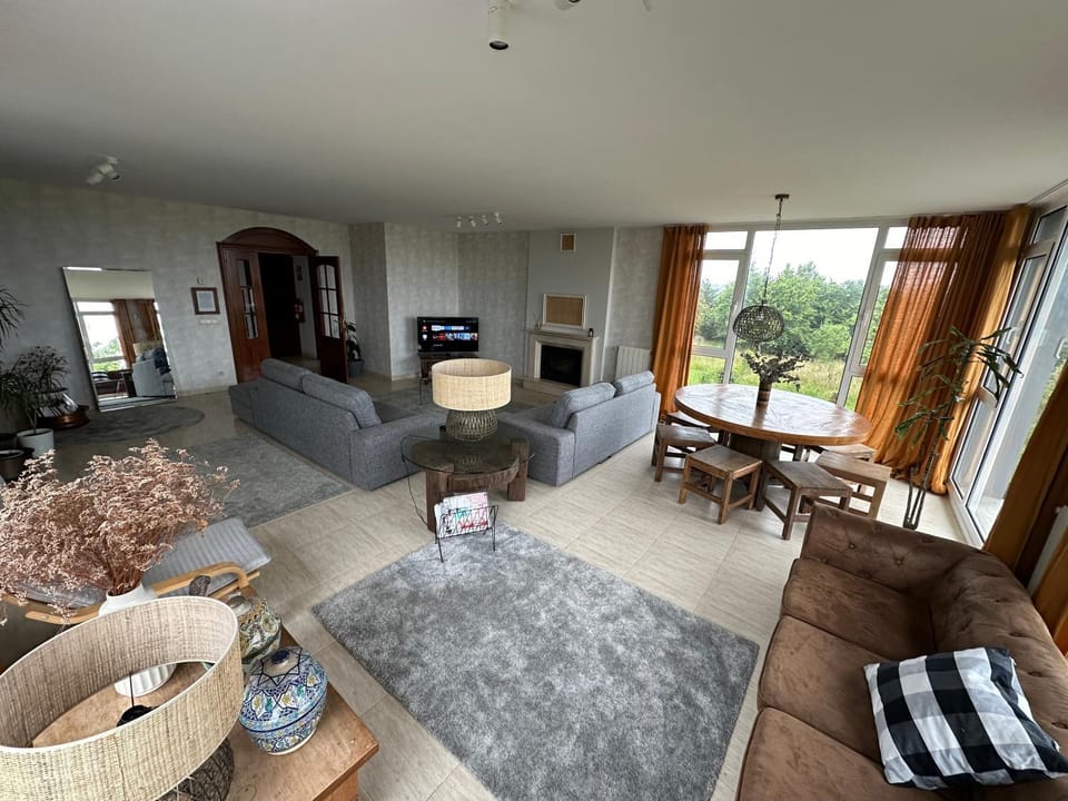 TV and multimedia, Living room, Dining area