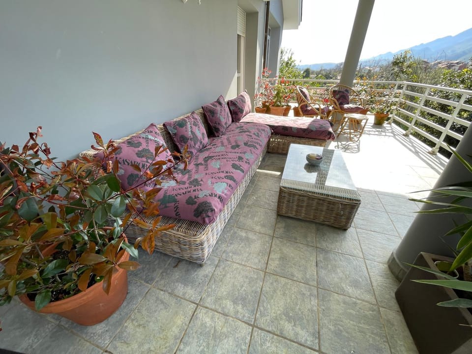 Natural landscape, Balcony/Terrace, Seating area, Garden view