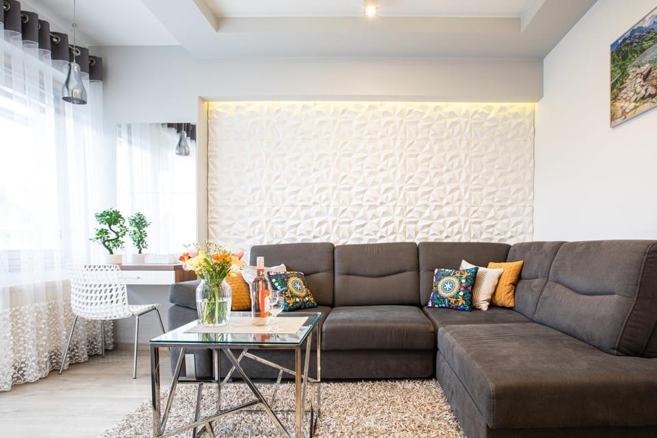 TV and multimedia, Living room, Seating area, air conditioner