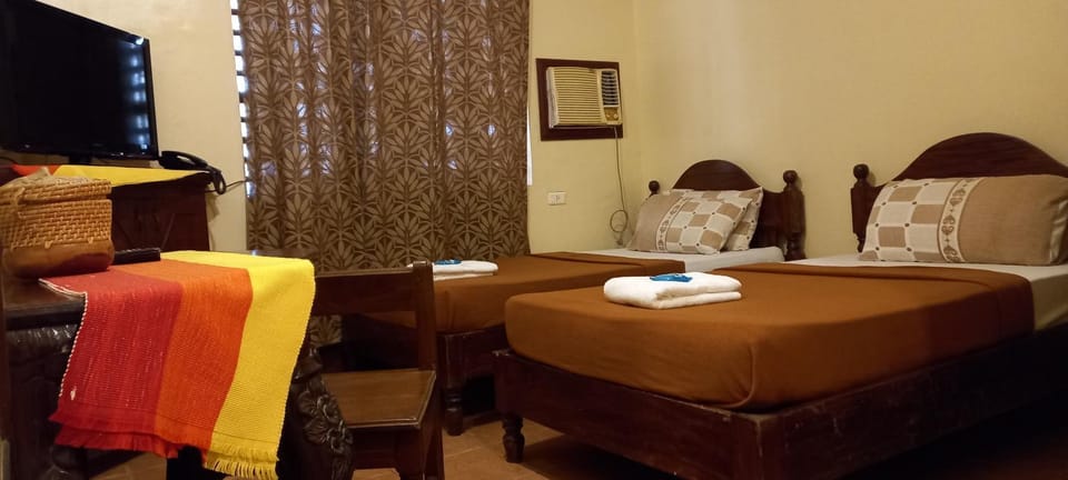 RF ANICETO MANSION Bed and Breakfast in Ilocos Region