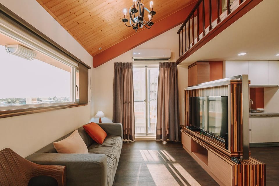 運河十六 海港景觀整層主臥房Canal16 HarborView Studio Vacation rental in Kaohsiung