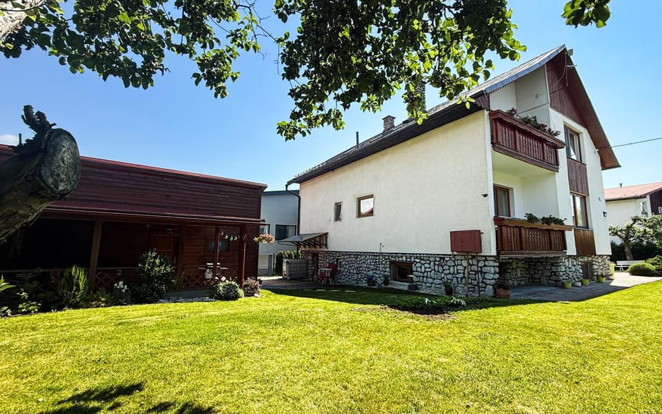 Property building, Day, Garden, Garden view