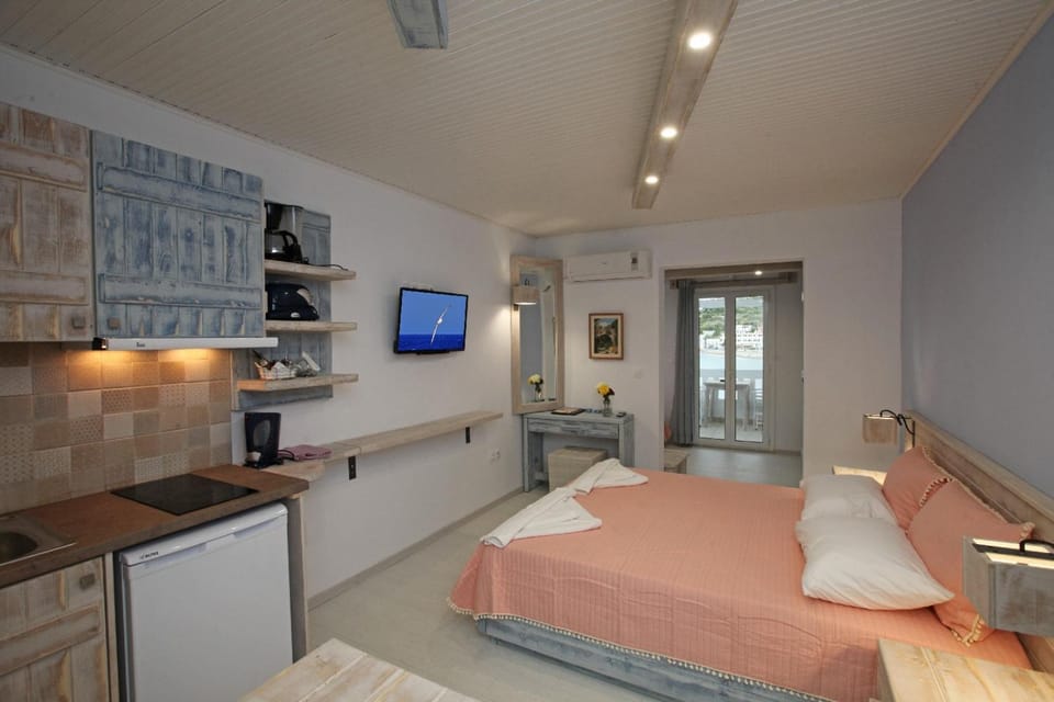 Kitchen or kitchenette, Photo of the whole room, Bedroom