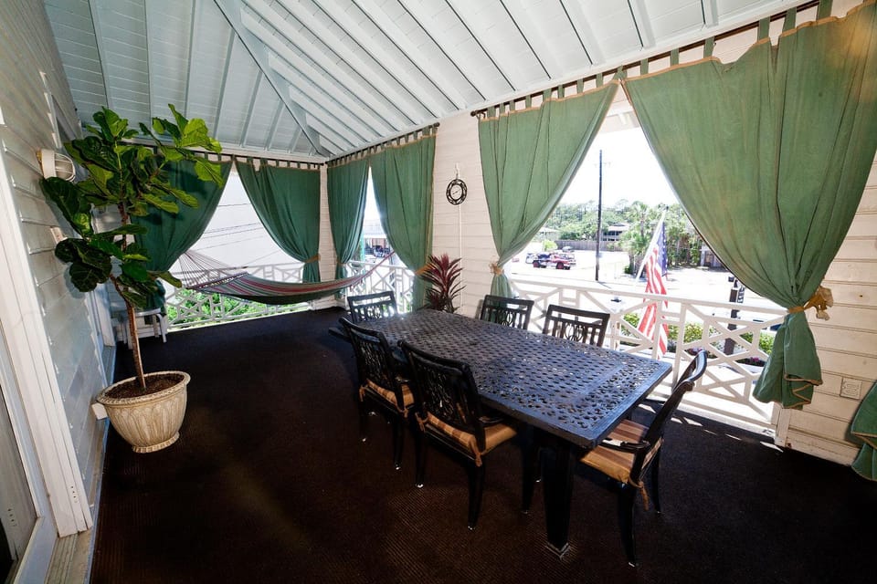 DeSoto Beach Bed and Breakfast Bed and Breakfast in Tybee Island