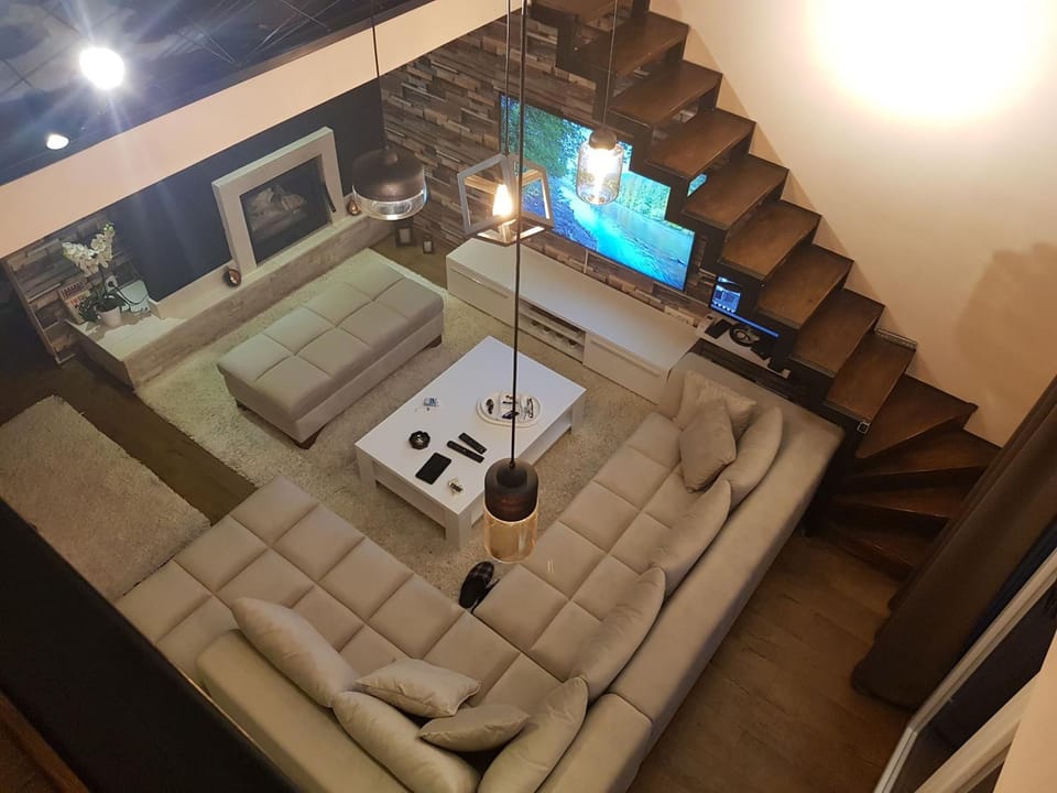 Living room, Seating area
