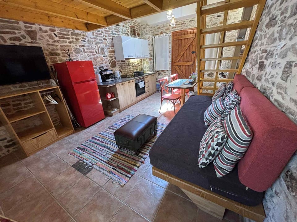 Lavrio stone house 5 min from the centre/port Apartment in East Attica Regional Unit, Greece
