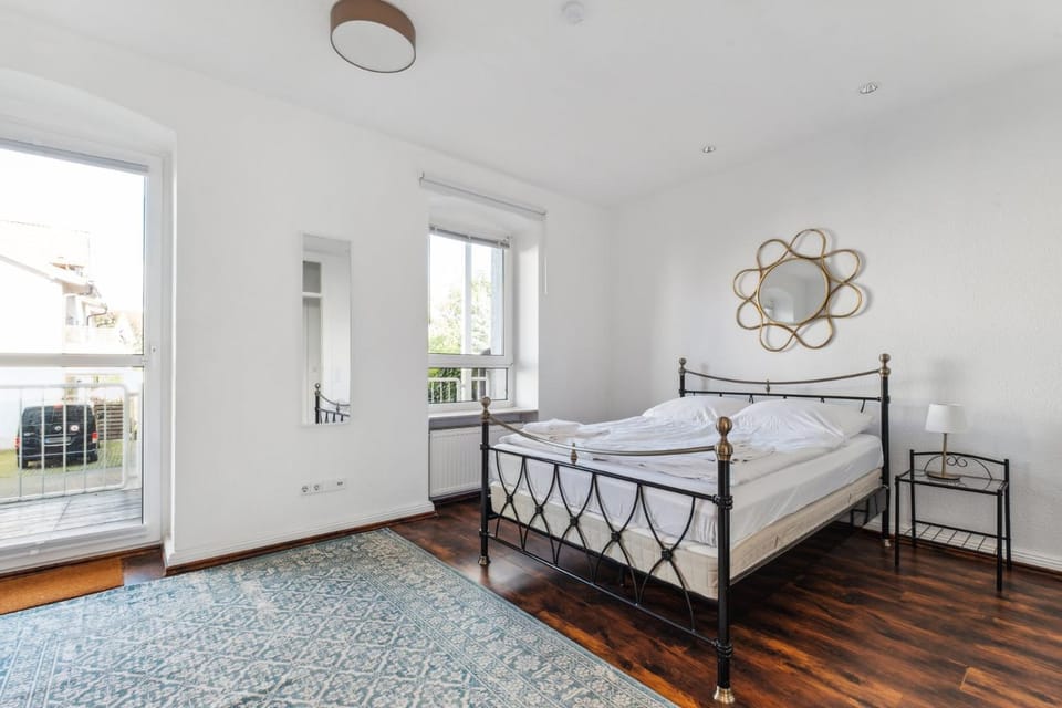 Bed, Balcony/Terrace, Bedroom, towels