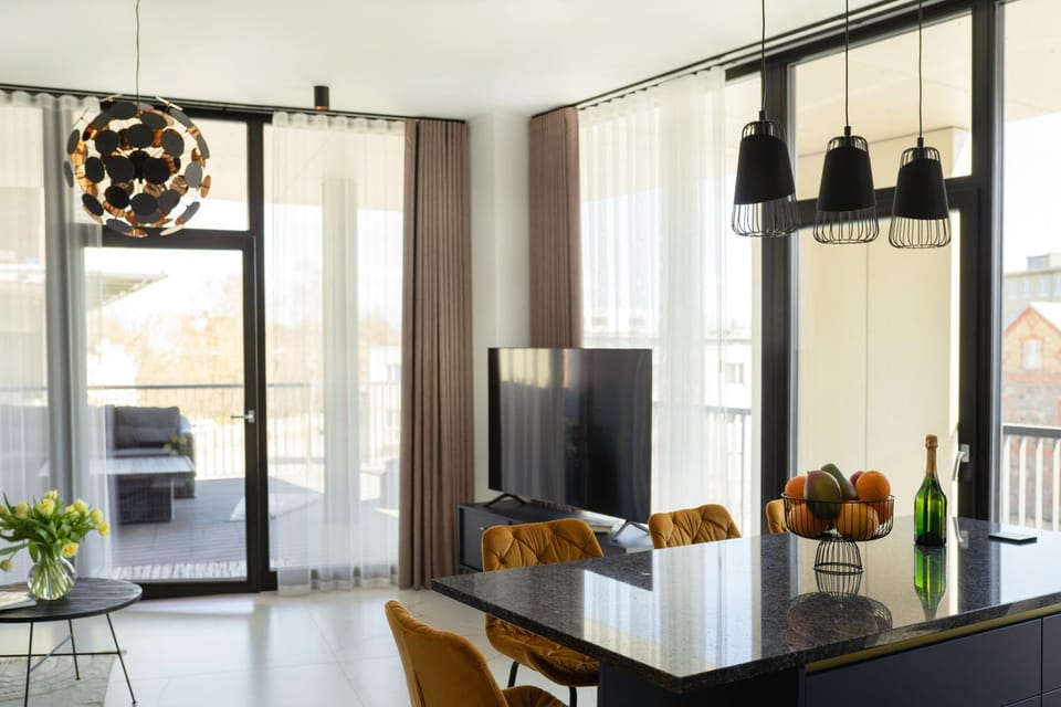 Communal lounge/ TV room, TV and multimedia, Living room