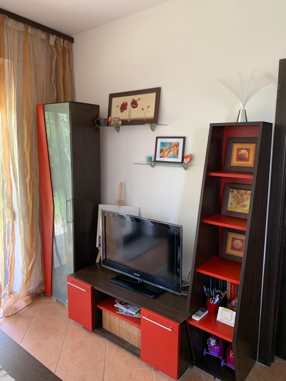 TV and multimedia, locker