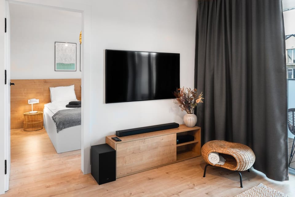 Communal lounge/ TV room, TV and multimedia, Living room, Seating area