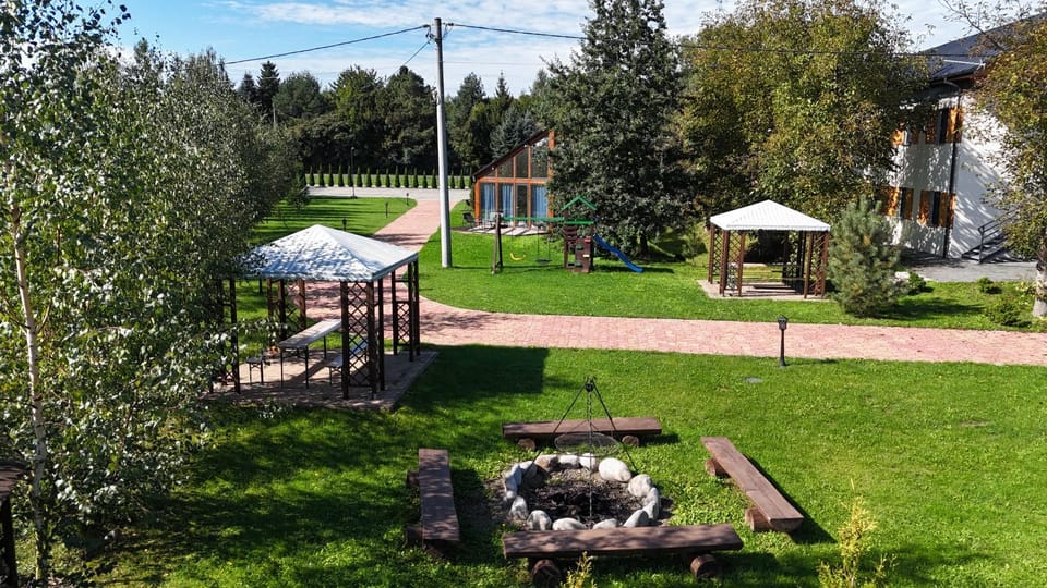 HAPPY81 noclegi - 3,5km Energylandia Bed and Breakfast in Lesser Poland Voivodeship
