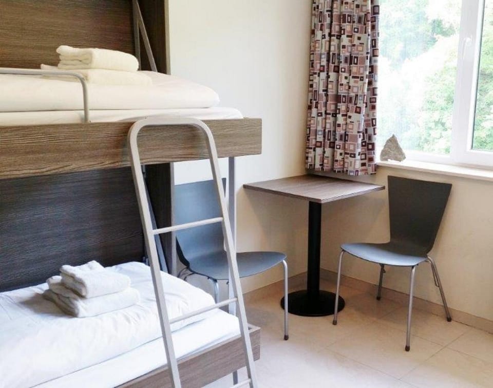 Photo of the whole room, Seating area, Bedroom, bunk bed