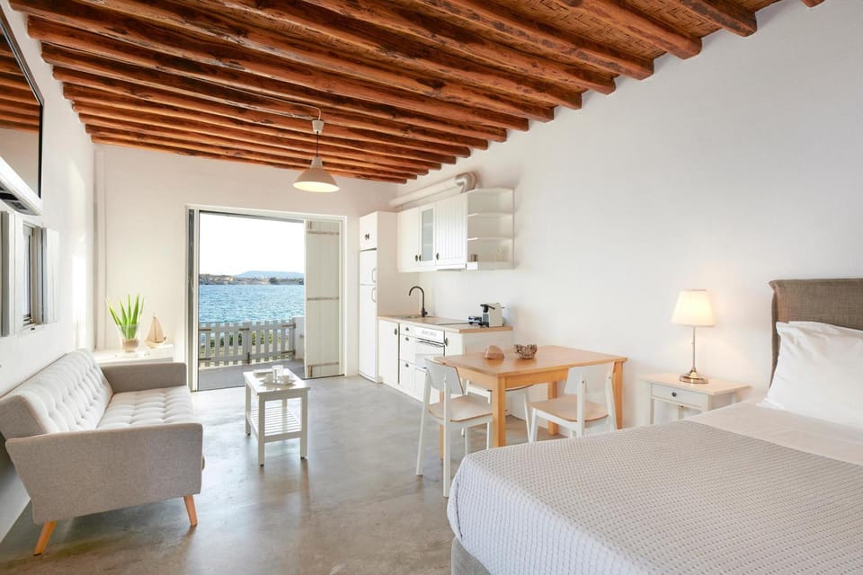 Bed, Photo of the whole room, Sea view