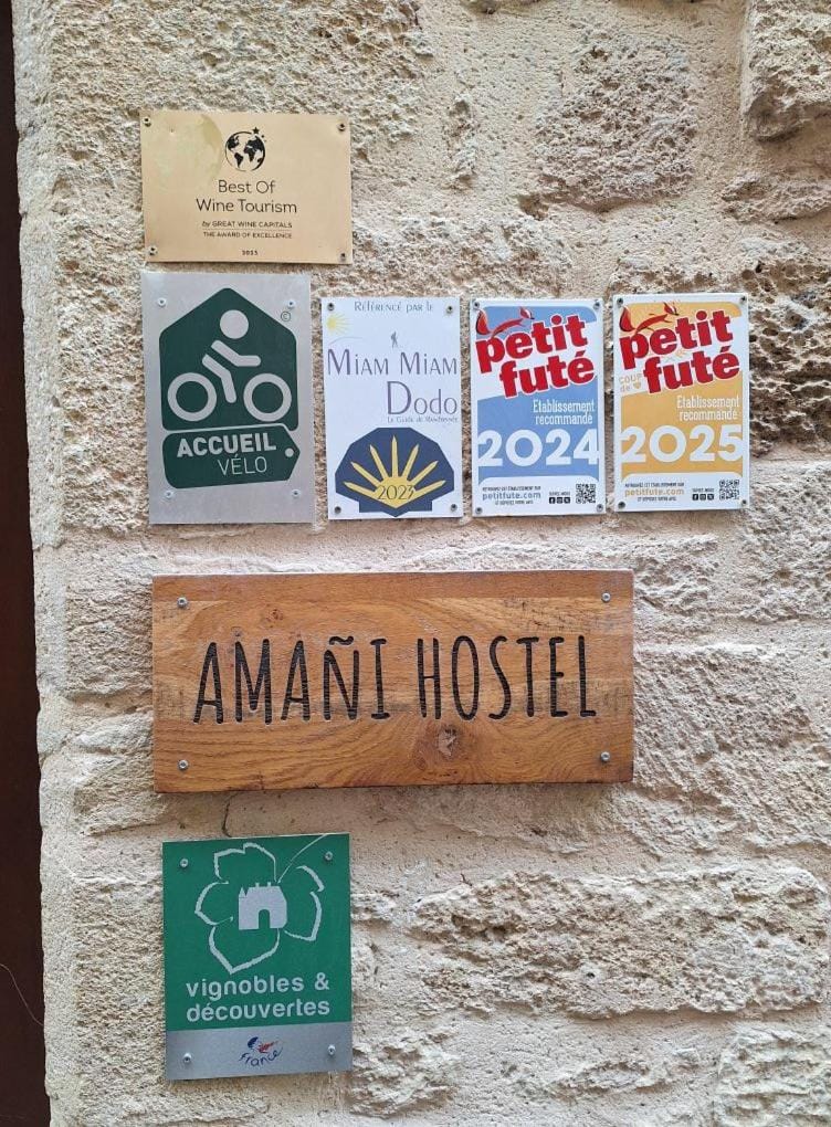 Facade/entrance, Logo/Certificate/Sign