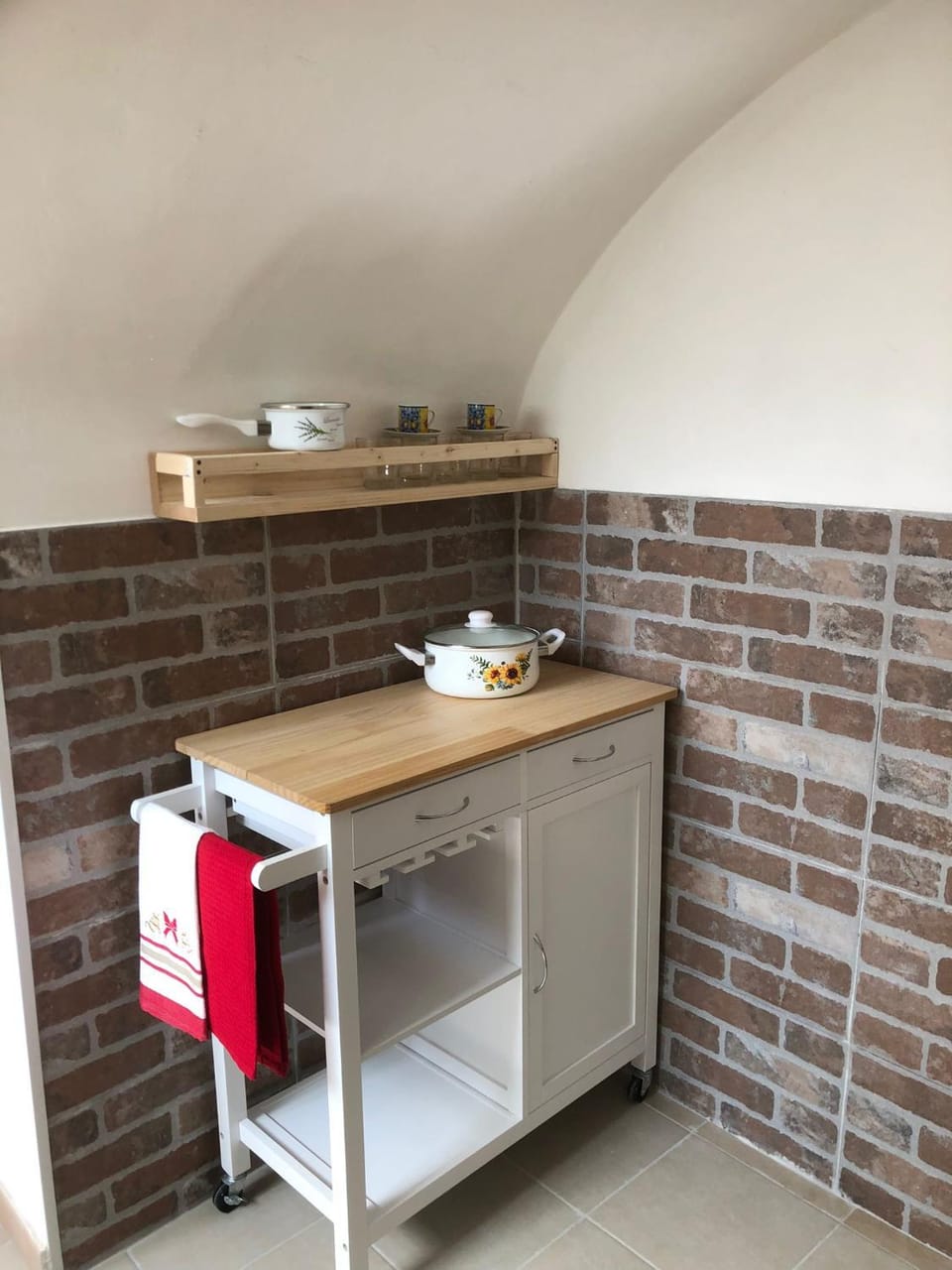 Kitchen or kitchenette