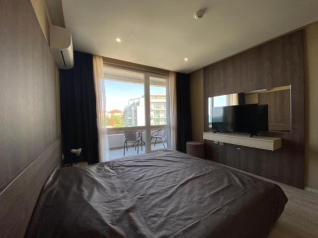 Communal lounge/ TV room, Bed, TV and multimedia, Photo of the whole room, Bedroom