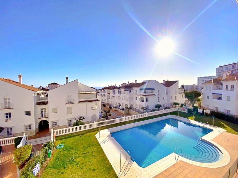 Pool view, Sea view
