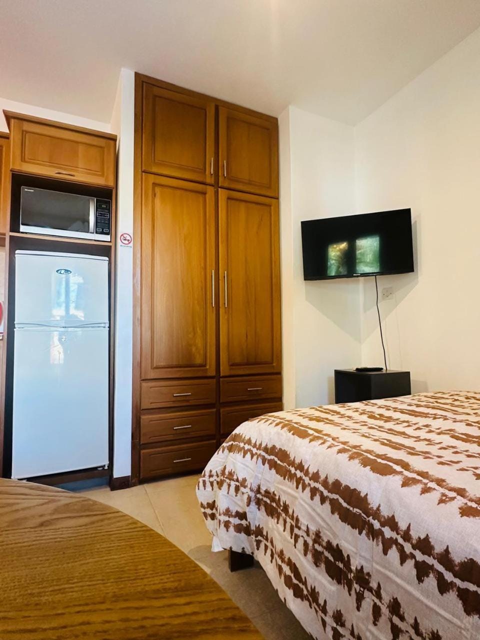 Communal lounge/ TV room, Bed, TV and multimedia, Bedroom, wardrobe