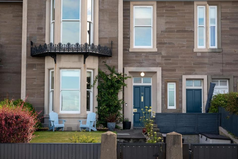 Property building, Garden, Garden view