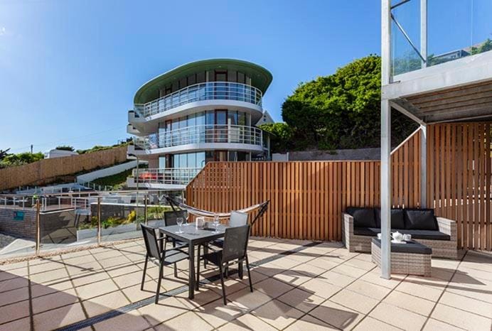 Patio, Day