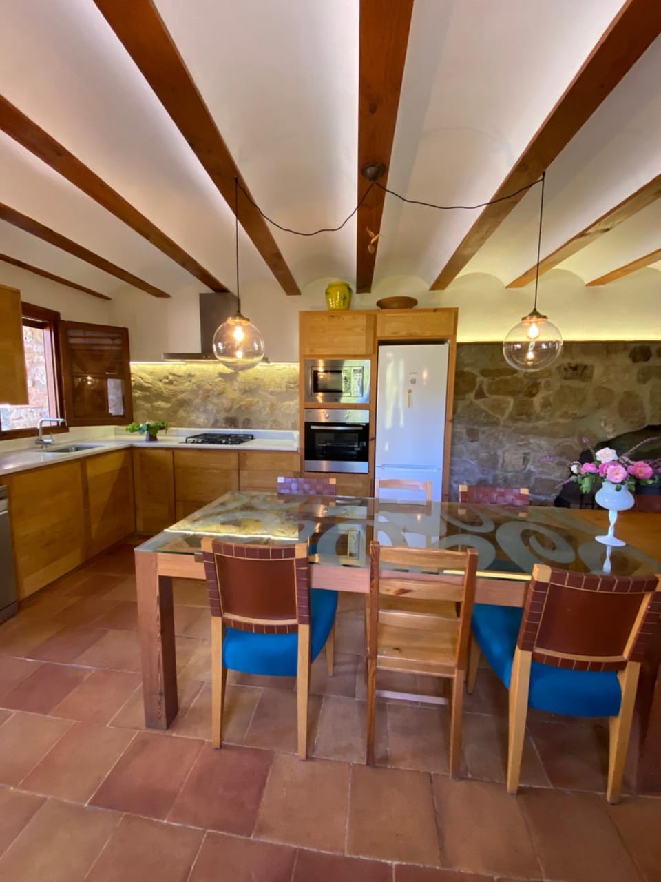 Kitchen or kitchenette, Dining area, pet friendly, stove