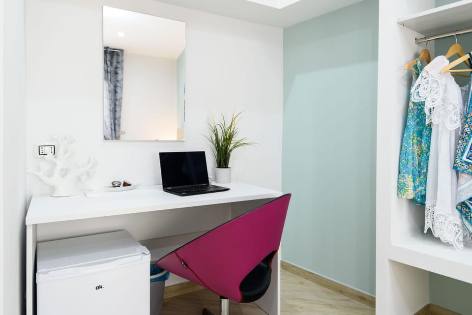 TV and multimedia, hair dresser, wardrobe