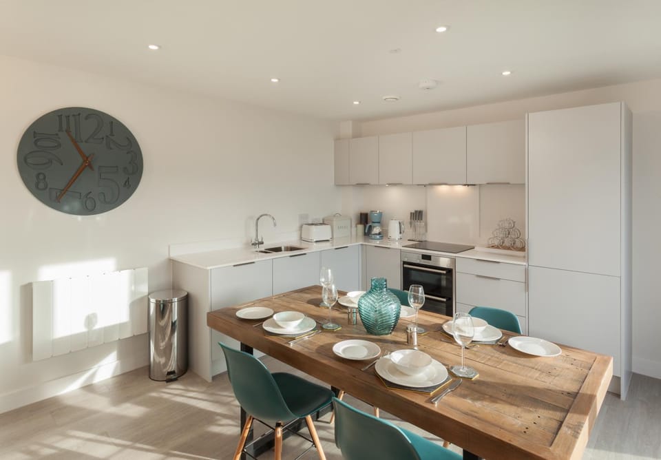 Kitchen or kitchenette, Seating area