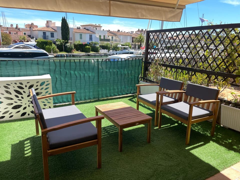 Belle vue - appartement avec garage, rue de l'amarrage - Port Grimaud Apartment in Cogolin