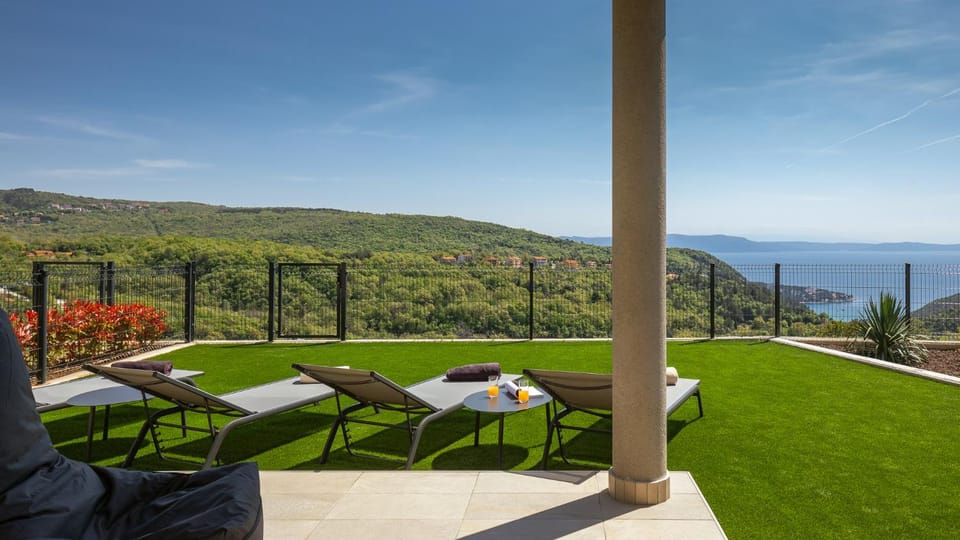 Patio, Garden, Garden view, Sea view, sunbed