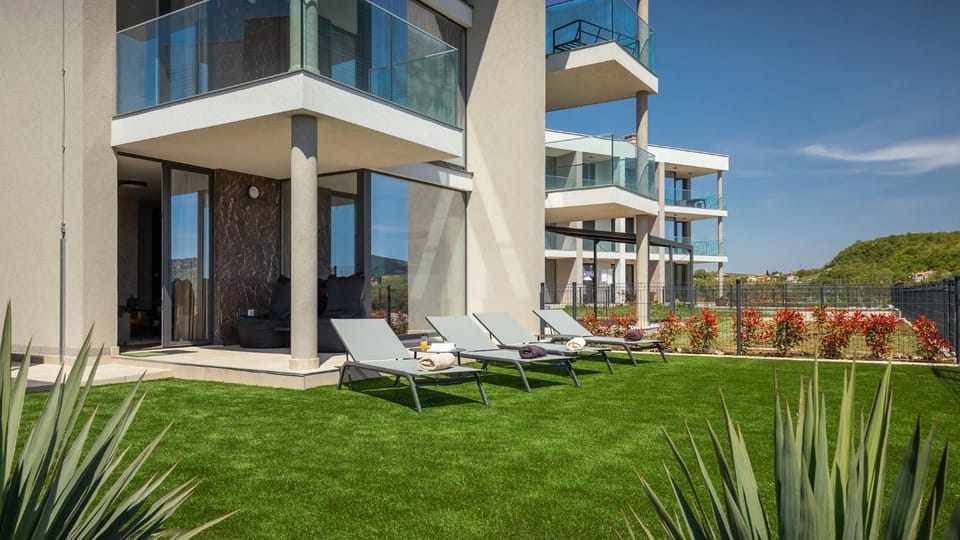 Property building, Garden, sunbed