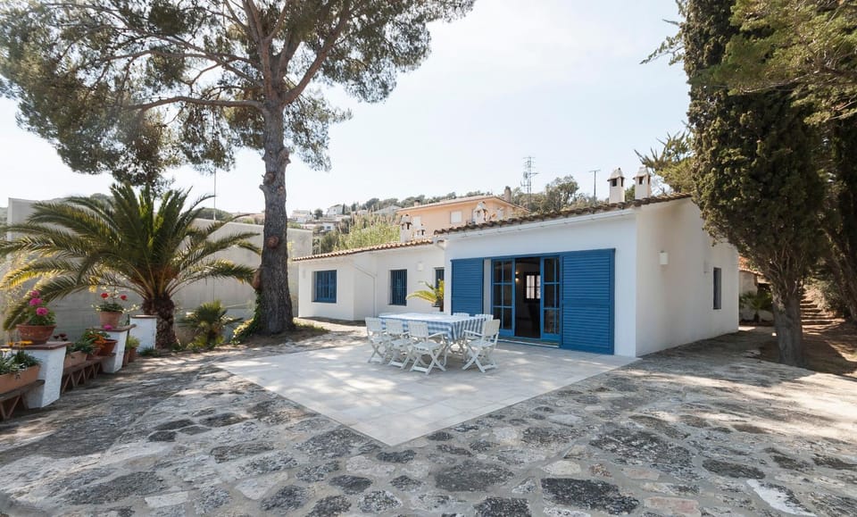 Patio, Facade/entrance