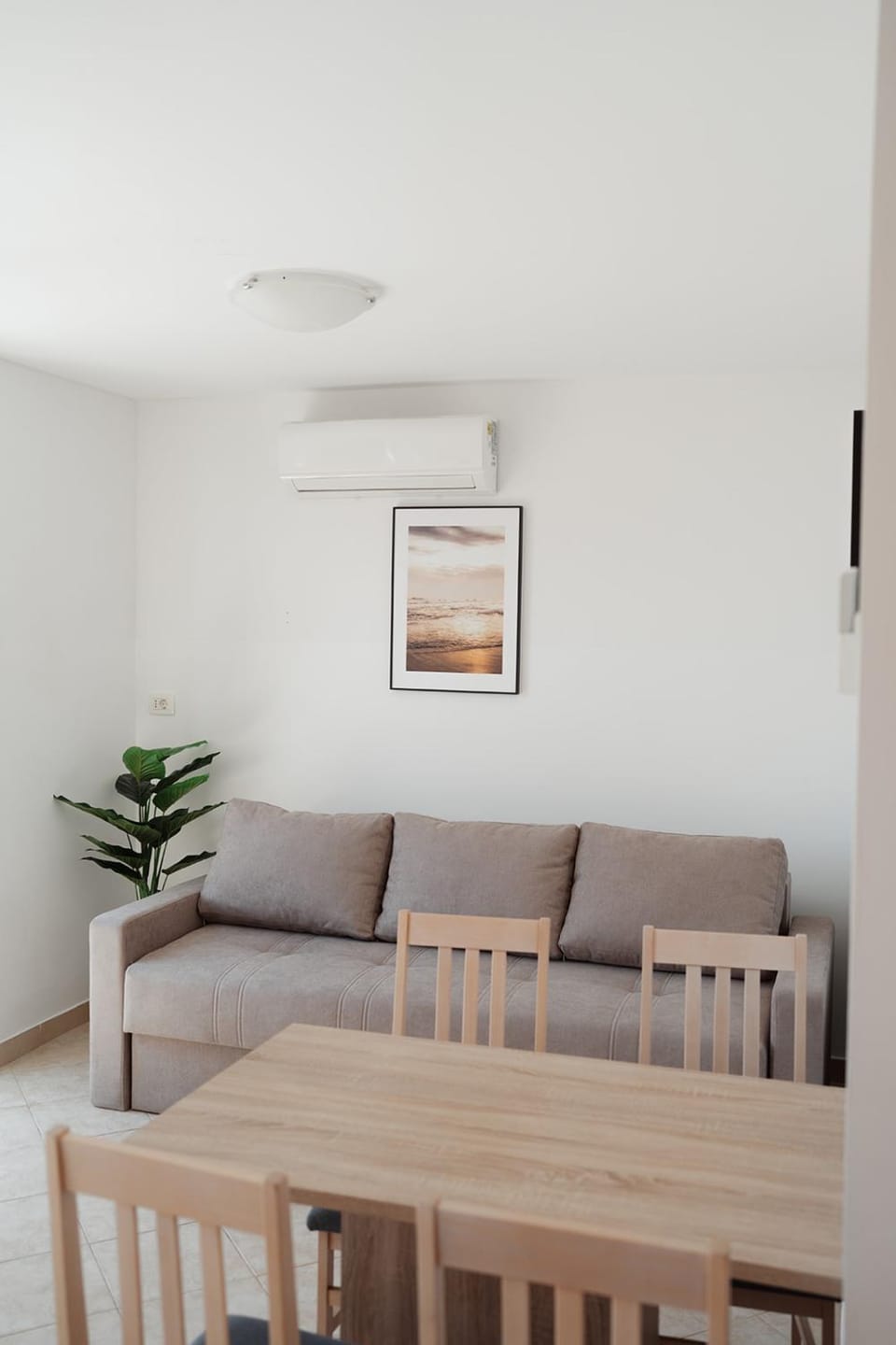 Living room, Dining area, air conditioner